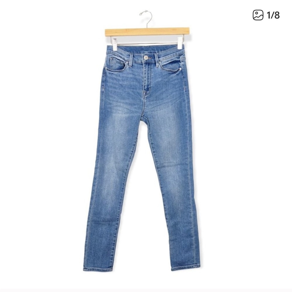 BDG Twig High Rise Light Wash Skinny Jeans